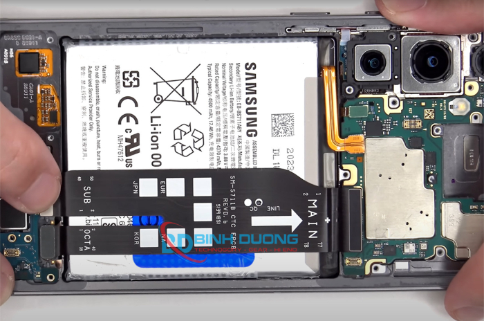 Dịch Vụ Thay Pin Samsung S23 Chuyên Nghiệp, Lấy Liền Tại Computer Bình Dương