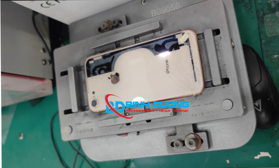 Thay kính lưng Iphone 8