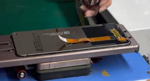 Thay mặt kính Realme 5 Pro