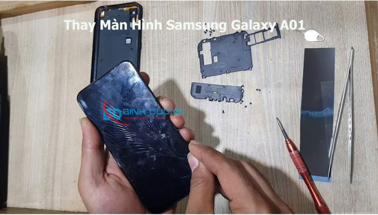 Chúng tôi thực hiện quy trình thay màn hình với các bước đơn giản nhưng hiệu quả