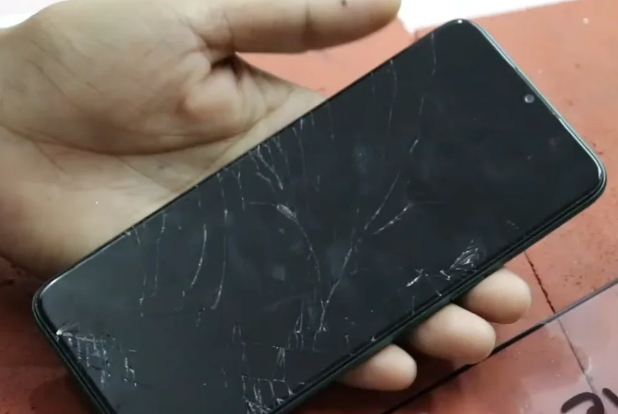 Thay mặt kính Realme 5 Pro