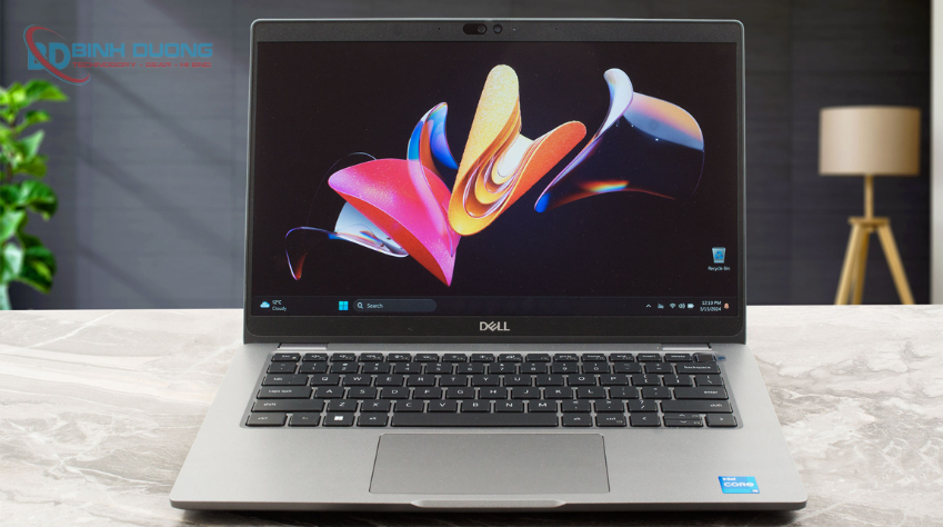 Màn hình 13.3 inch FHD sắc nét