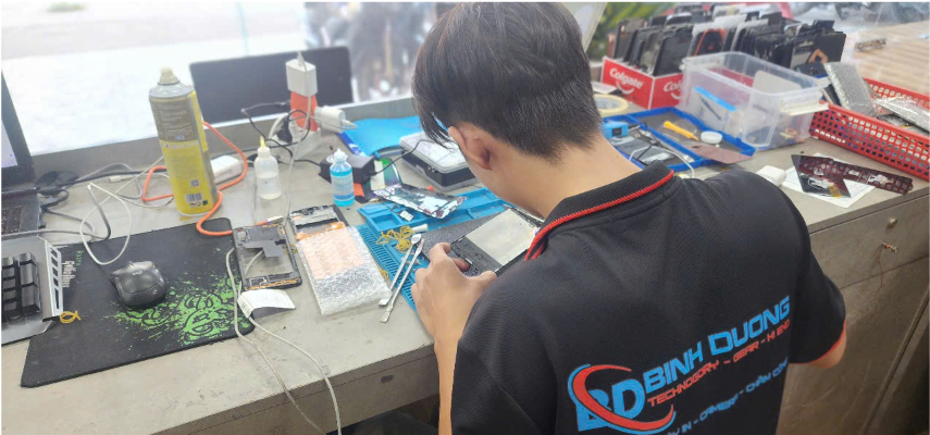 Thay camera sau Xiaomi Poco F4