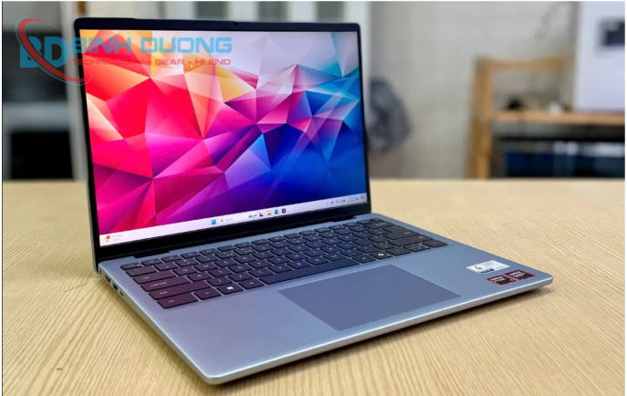 Màn hình 14 inch 2.2K – Trải nghiệm thị giác sống động