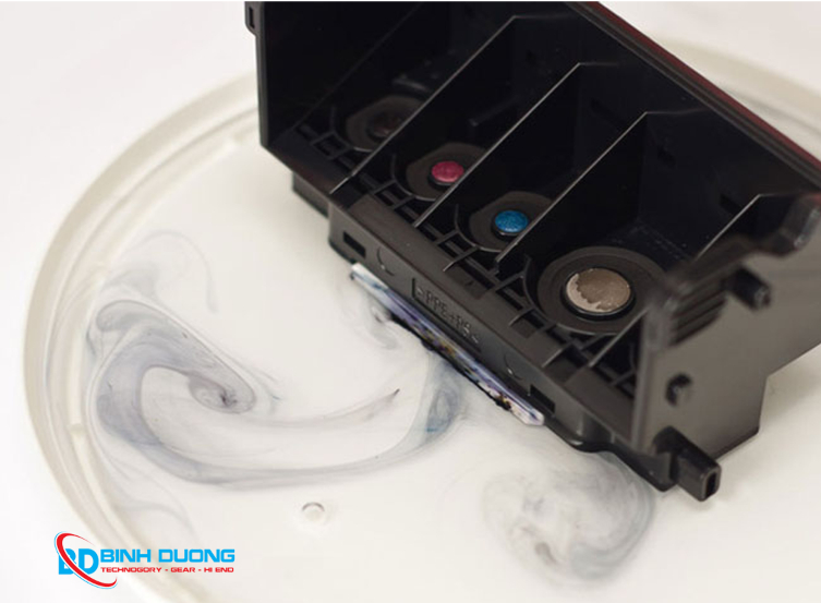 Hướng dẫn ngâm đầu phun máy in Epson đúng cách hạn chế tắc nghẽn