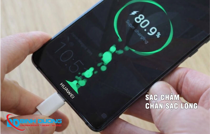 Dấu hiệu cần thay thế chân sạc mới