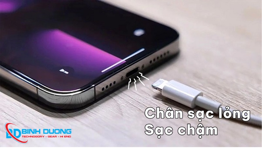 Dấu hiệu cần thay cụm chân sạc mới cho iPhone 12 Pro Max